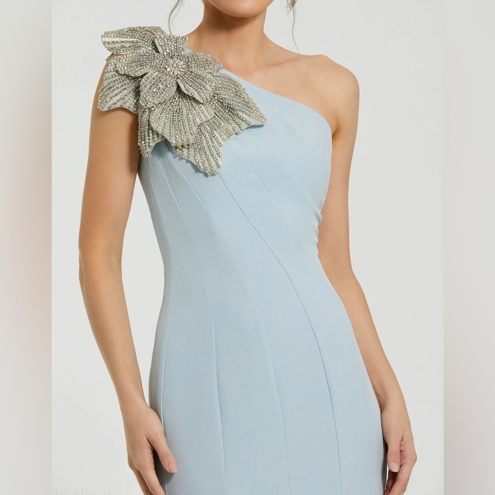 MAC DUGGAL
Blue Crepe One Shoulder Gown With Crystal Flower - Picture 3 of 3